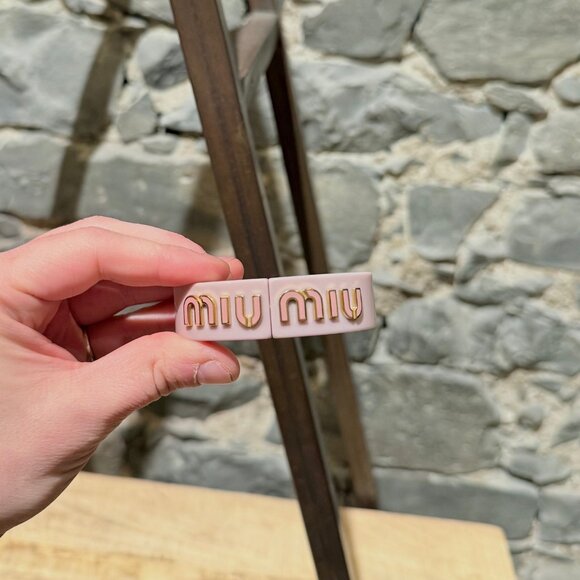 Miu Miu Orchid Pink Plexiglass Enamel Logo Hinged Bracelet - Picture 10 of 11